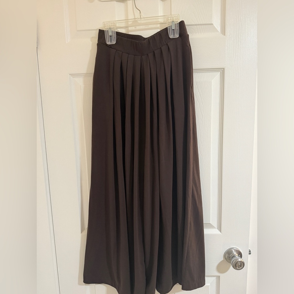 Uniqlo Brown pleated wide leg pants